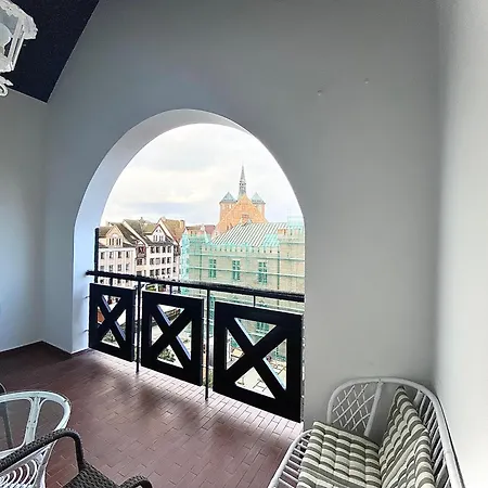 Penthouse In The Old Citycenter شقة كولوبرزيغ